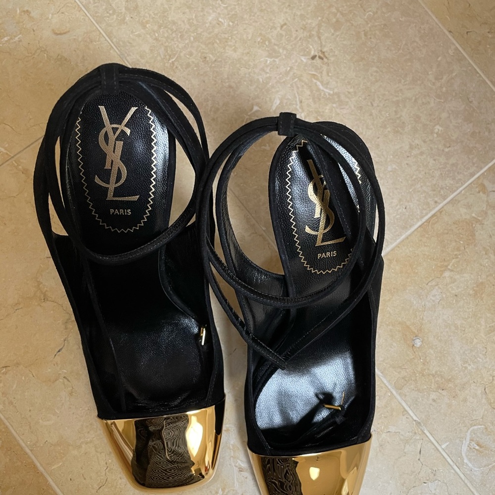Shoes in Suede YLS